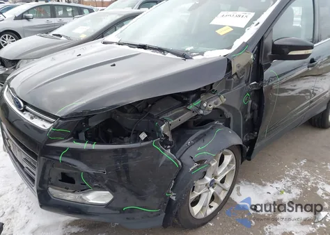 2015 Ford Escape Titanium z USA, uszkodzony, nr VIN 1FMCU9JX8FUC00252